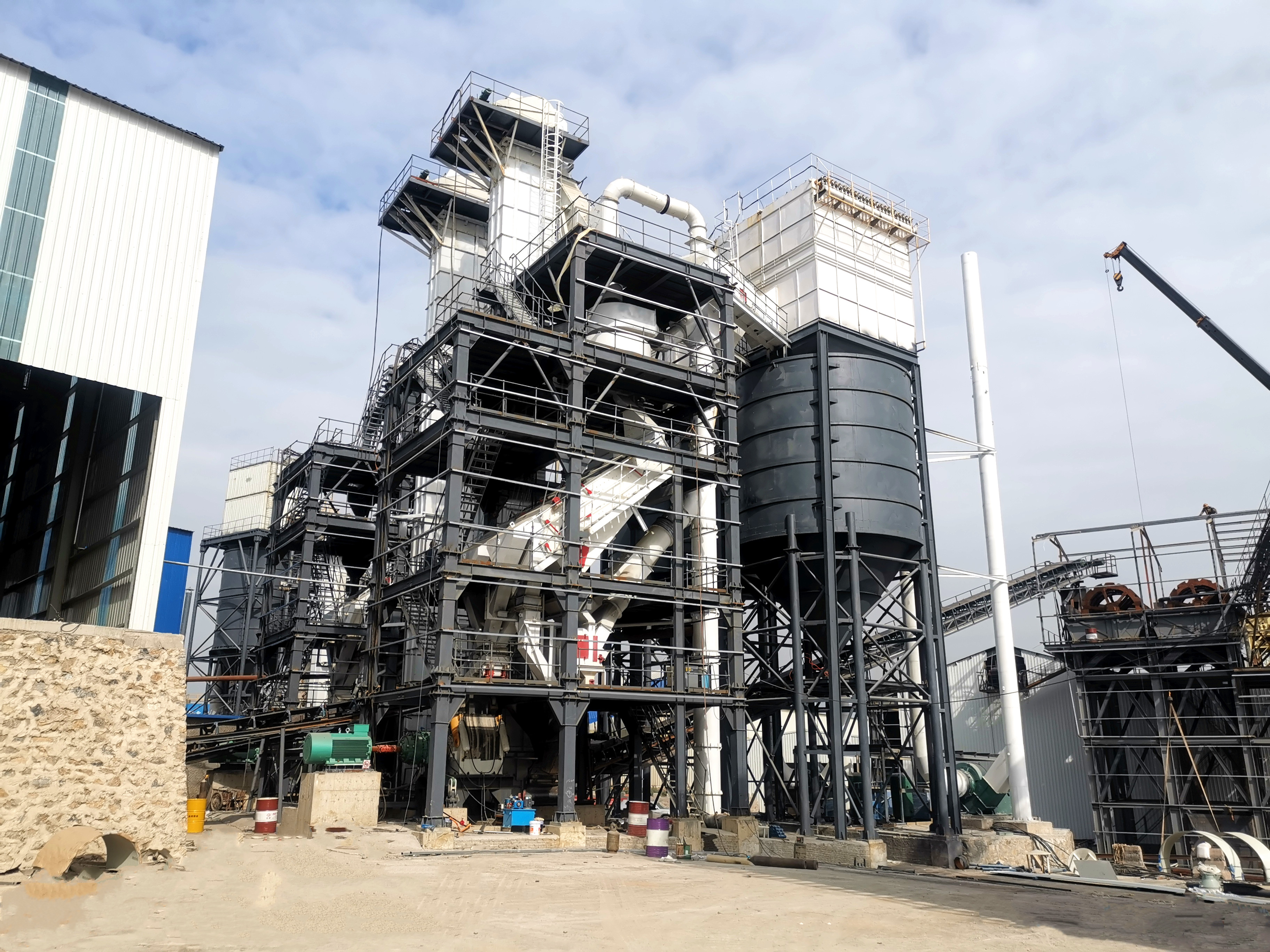 制砂樓：打造粒形圓潤、含粉率可控的高品質(zhì)機(jī)制砂