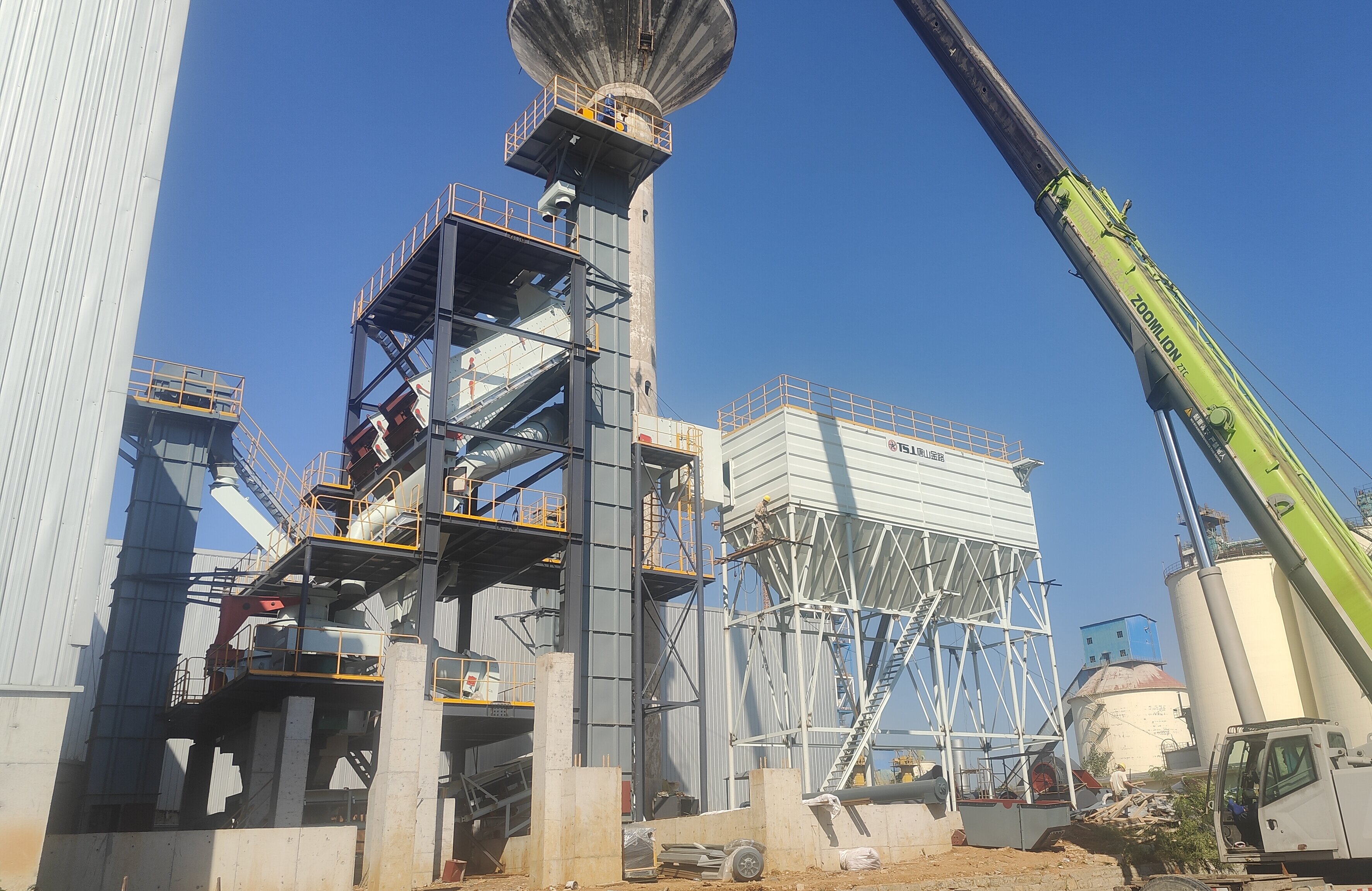 建筑垃圾堆成山？制砂樓一鍵 “點(diǎn)石成金”！